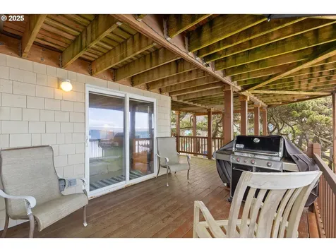 5203 NW Keel Avenue Lincoln City OR 97367