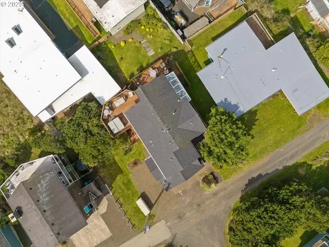 5203 NW Keel Avenue Lincoln City OR 97367