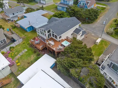 5203 NW Keel Avenue Lincoln City OR 97367