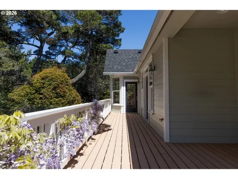 1021 Prestwick Court Florence OR 97439