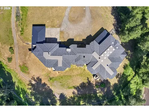 32020 SW Peach Cove Road West Linn OR 97068