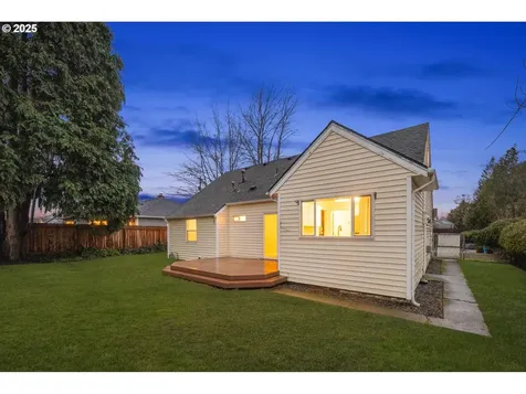 108 NE Whitney Street Camas WA 98607