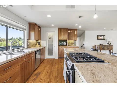 6705 NW Dogwood Drive Vancouver WA 98663