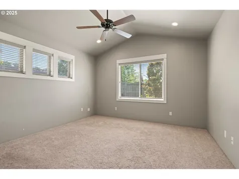 3828 Sherwood Park Drive Medford OR 97504