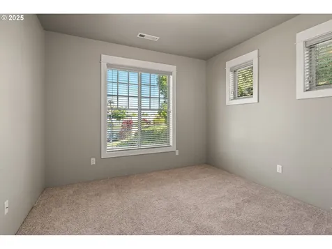 3828 Sherwood Park Drive Medford OR 97504