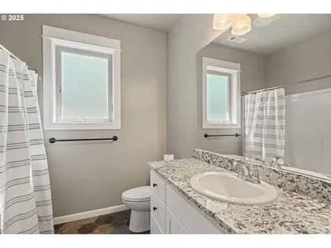 3828 Sherwood Park Drive Medford OR 97504