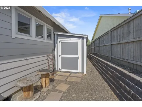 3828 Sherwood Park Drive Medford OR 97504