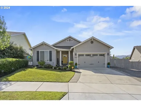 3828 Sherwood Park Drive Medford OR 97504
