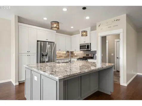 3828 Sherwood Park Drive Medford OR 97504