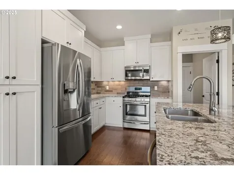 3828 Sherwood Park Drive Medford OR 97504