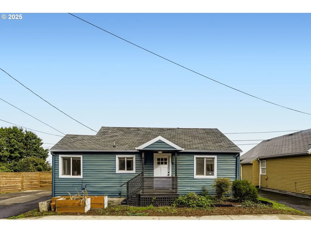 4205 NE Highland Court Portland OR 97218