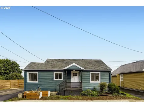 4205 NE Highland Court Portland OR 97218