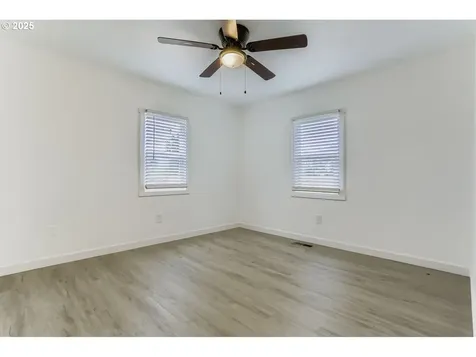 4205 NE Highland Court Portland OR 97218