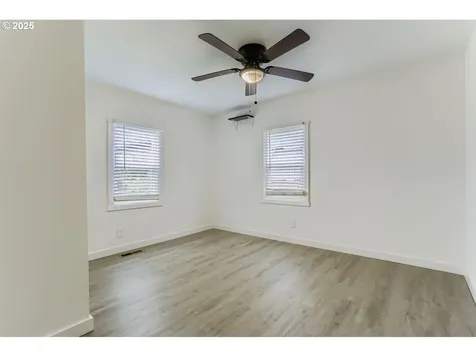 4205 NE Highland Court Portland OR 97218