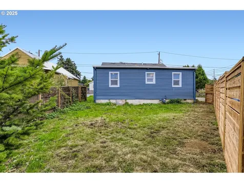 4205 NE Highland Court Portland OR 97218