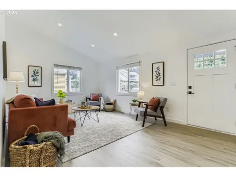 4205 NE Highland Court Portland OR 97218