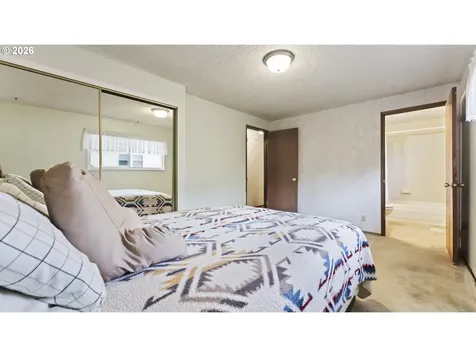 816 NE 193rd Avenue Portland OR 97230
