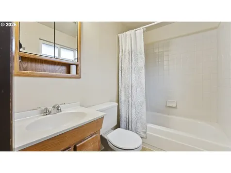 816 NE 193rd Avenue Portland OR 97230