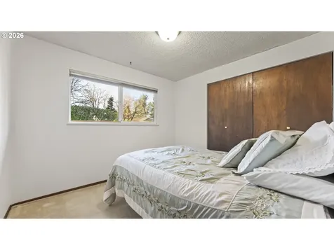 816 NE 193rd Avenue Portland OR 97230