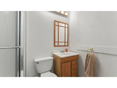 816 NE 193rd Avenue Portland OR 97230