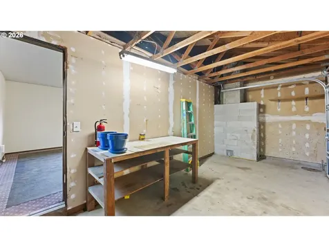 816 NE 193rd Avenue Portland OR 97230