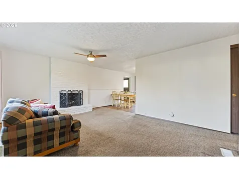 816 NE 193rd Avenue Portland OR 97230