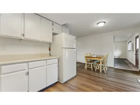 816 NE 193rd Avenue Portland OR 97230