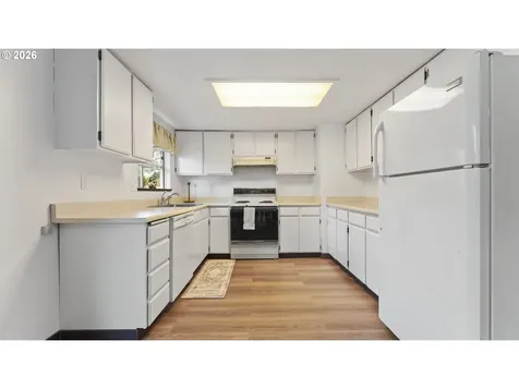 816 NE 193rd Avenue Portland OR 97230