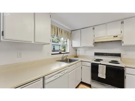 816 NE 193rd Avenue Portland OR 97230