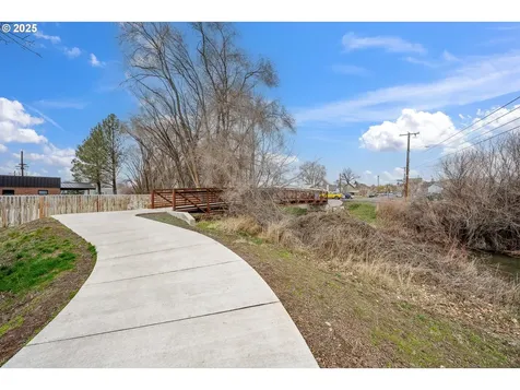 565 NE Court Street Prineville OR 97754