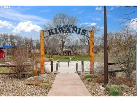 565 NE Court Street Prineville OR 97754