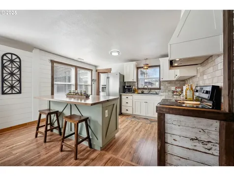 565 NE Court Street Prineville OR 97754