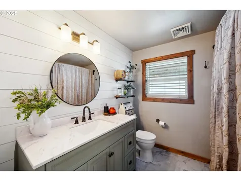 565 NE Court Street Prineville OR 97754