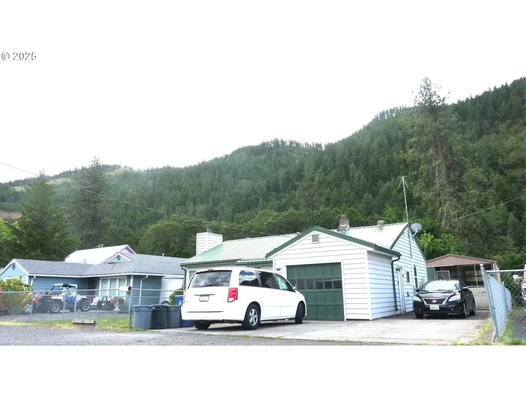 610 Bluff Road Klickitat WA 98628