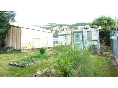 610 Bluff Road Klickitat WA 98628