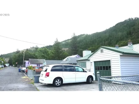 610 Bluff Road Klickitat WA 98628