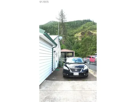 610 Bluff Road Klickitat WA 98628