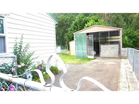 610 Bluff Road Klickitat WA 98628