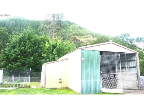 610 Bluff Road Klickitat WA 98628