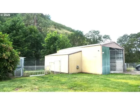 610 Bluff Road Klickitat WA 98628
