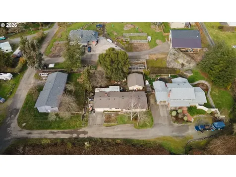 2031 Kincheloe Lane Myrtle Point OR 97458