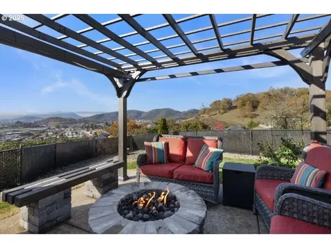 1916 NE Todd Street Roseburg OR 97470