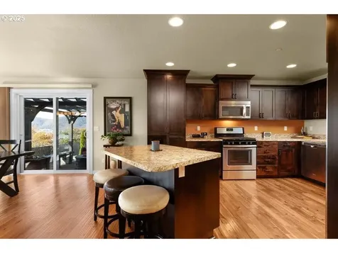 1916 NE Todd Street Roseburg OR 97470
