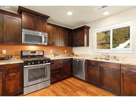 1916 NE Todd Street Roseburg OR 97470