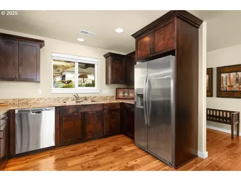 1916 NE Todd Street Roseburg OR 97470