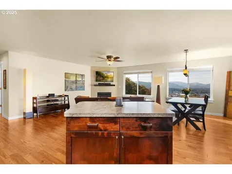 1916 NE Todd Street Roseburg OR 97470