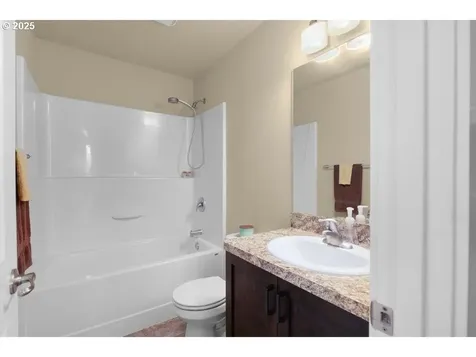 1916 NE Todd Street Roseburg OR 97470