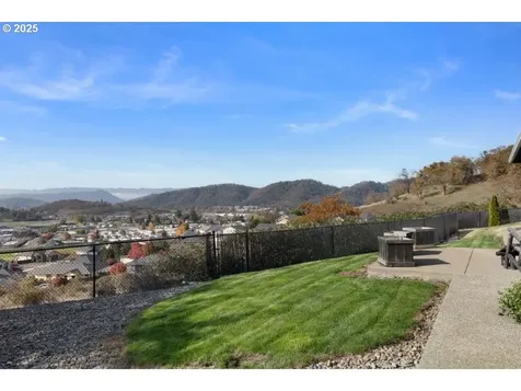 1916 NE Todd Street Roseburg OR 97470