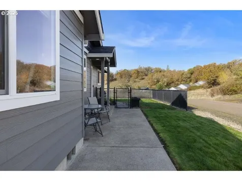 1916 NE Todd Street Roseburg OR 97470