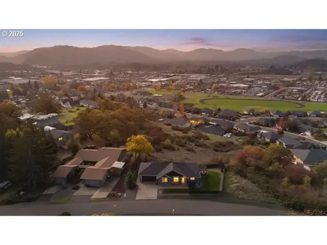 1916 NE Todd Street Roseburg OR 97470